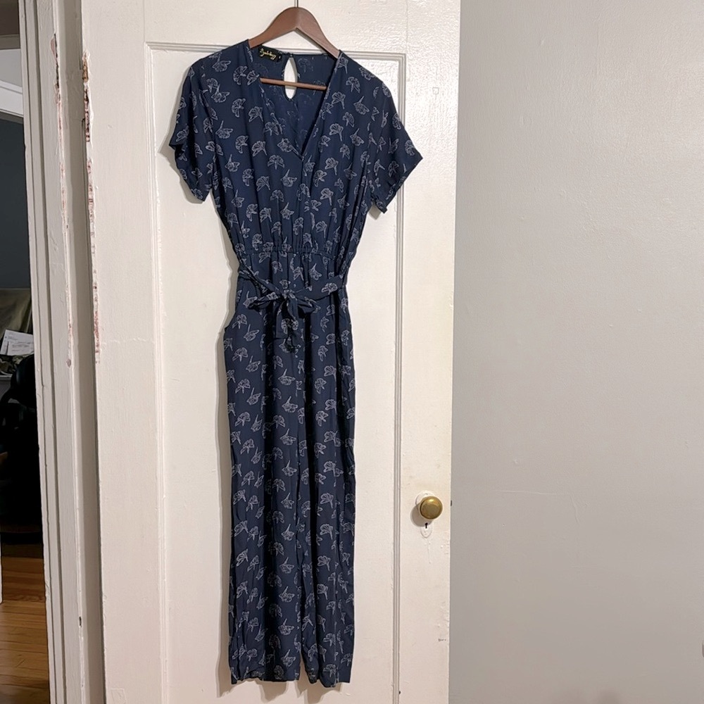 ✨ NWOT Symbology Leaf Jumpsuit Sz M